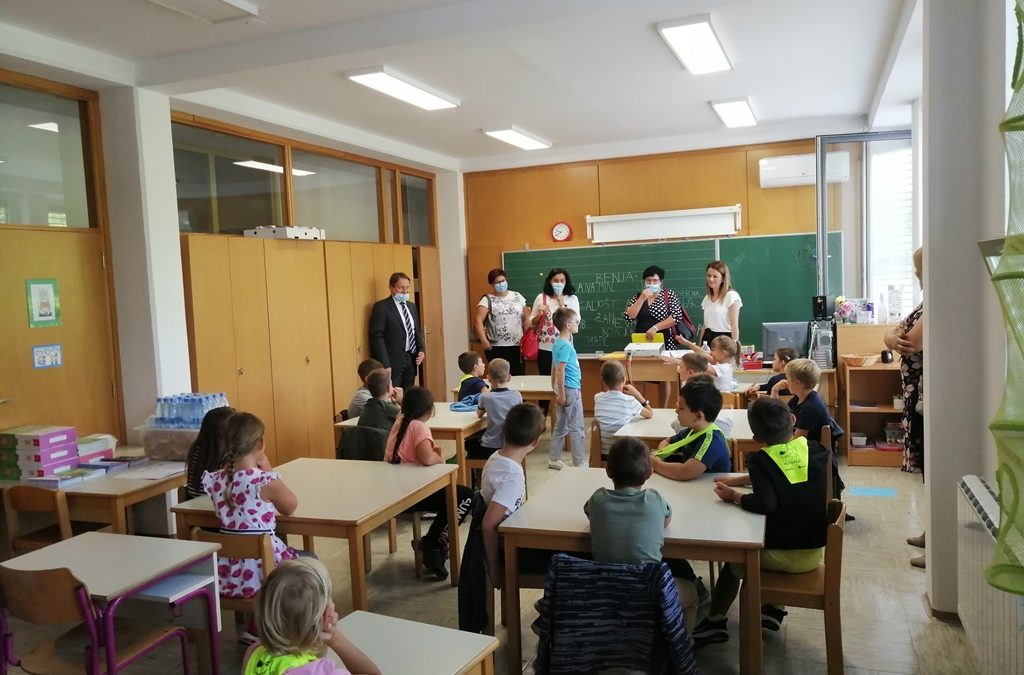 Šolski prag prestopilo 57 prvošolčkov na OŠ Loka Črnomelj
